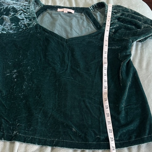 LOFT Emerald Velvet green Blouse size M puff sleeve fairy - Picture 9 of 11